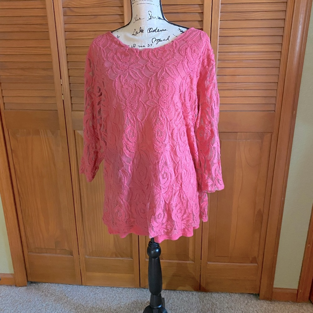 Classy salmon-pink lace shirt!